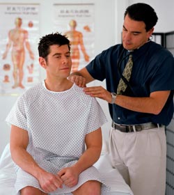 Combining Chiropractic and Medical Care Improves Back Pain Treatment